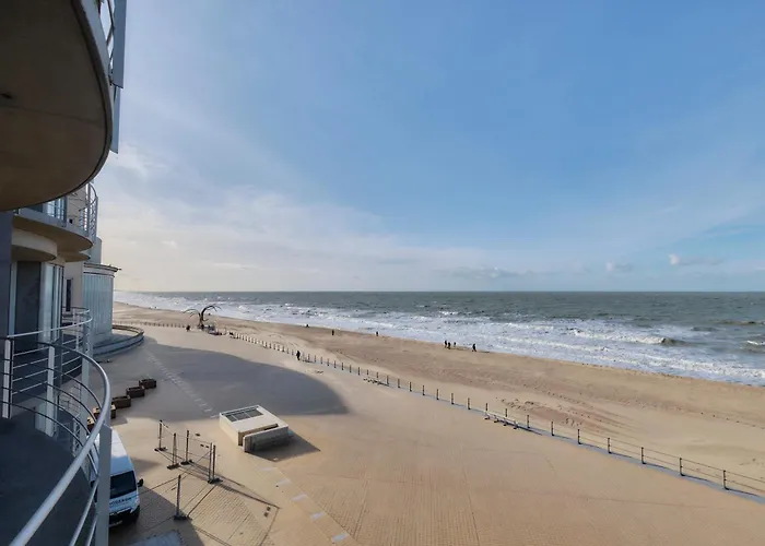 Lecomte - The Shoreline Breeze 117 * Ostend